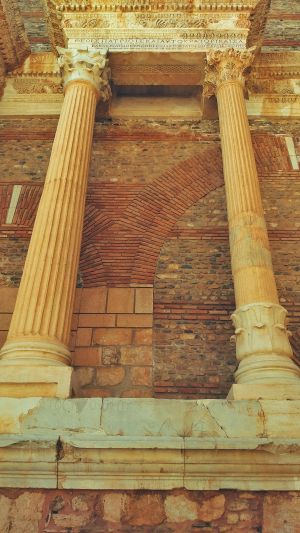 Kusadasi to Private Ancient Sardis Tour with Lunch